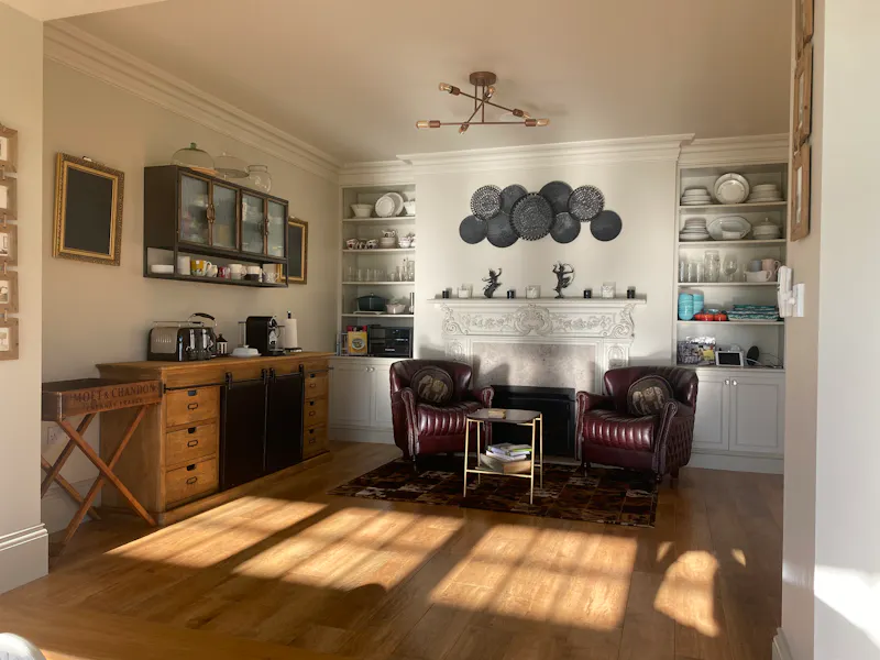 Sitting room at Georgian rectory in Ditcheat, A1566 (photo 5)