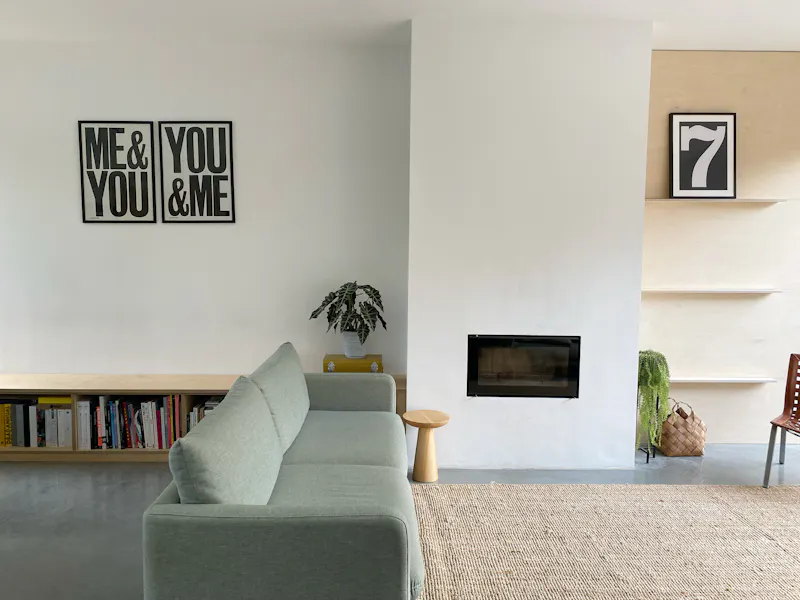 Living Room at Hockley Modern Home, K470 (photo 5)