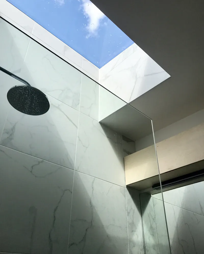 Shower at Hockley Modern Home, K470 (photo 16)