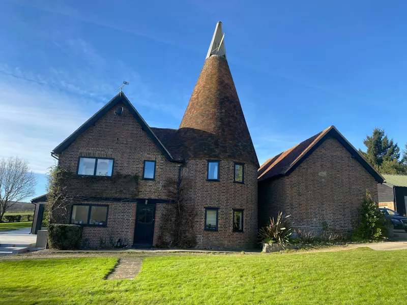 Industrial Hawkhurst Barn, L744 (photo 1)