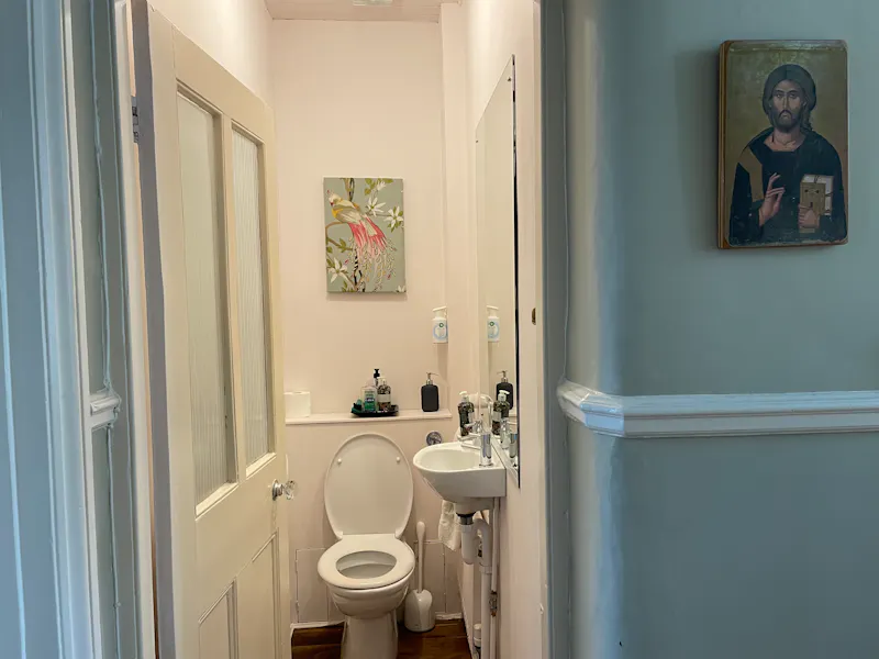 Bathroom at East Dulwich family home, B1961 (photo 14)