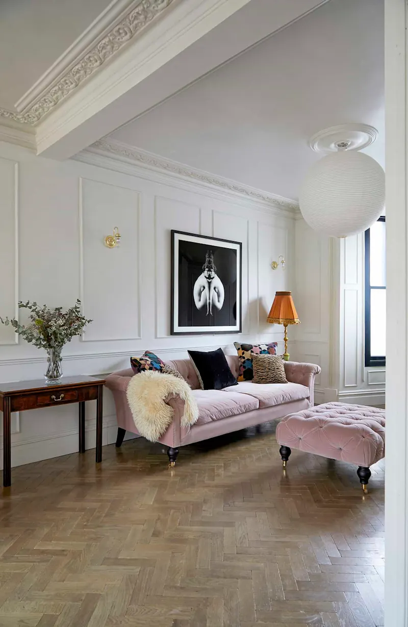 Panelling at Immaculate townhouse Homerton, D2611 (photo 18)