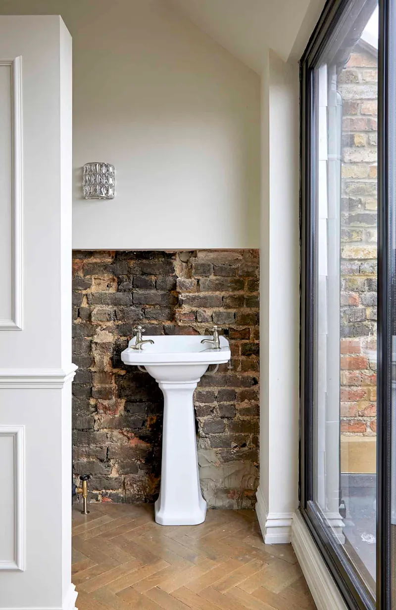 Immaculate townhouse Homerton, D2611 (photo 49)