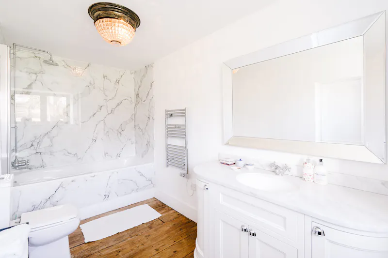 Bath at Ashurst country house and barns, A1239 (photo 18)