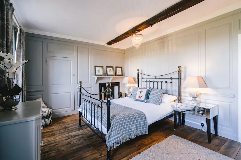 Bedroom at Ashurst country house and barns, A1239 (photo 22)