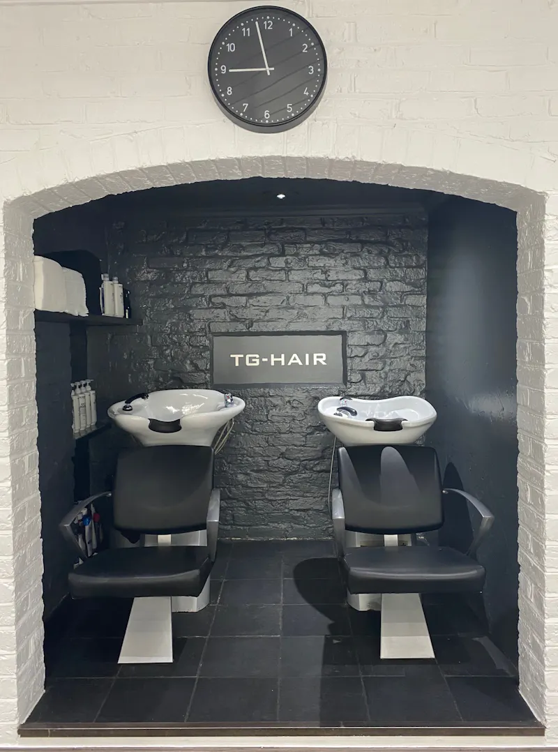 Strawberry Hill Salon, Q148 (photo 7)
