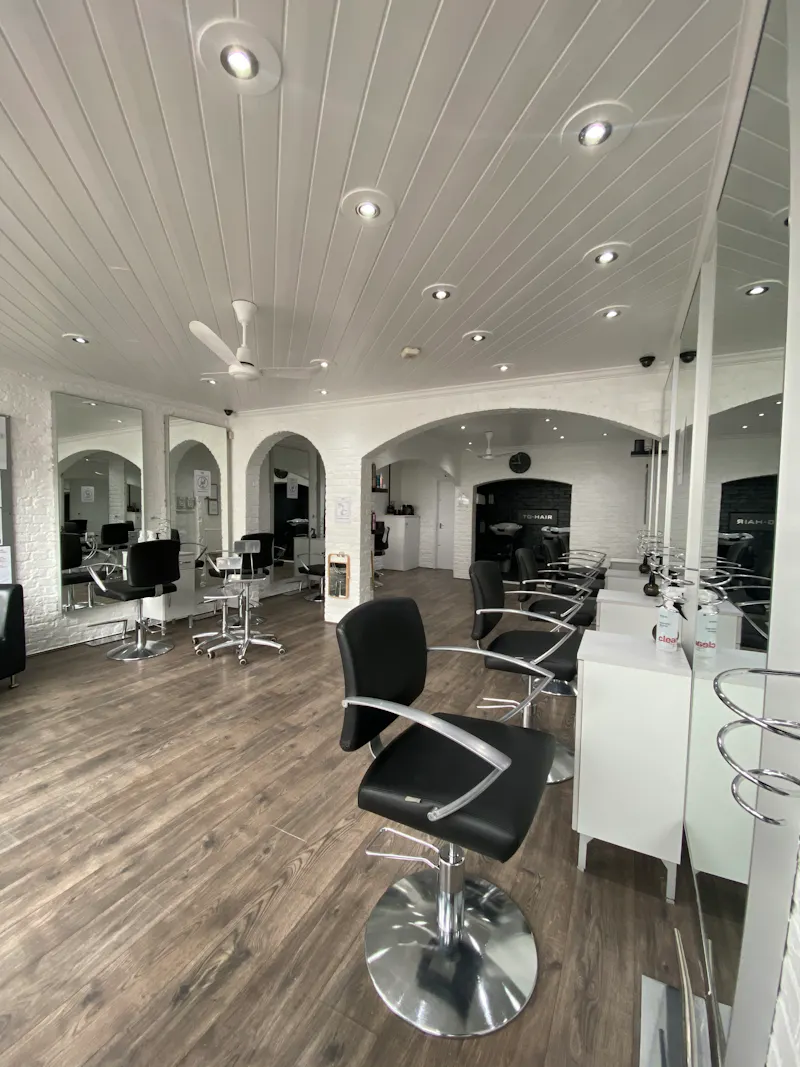 Studio at Strawberry Hill Salon, Q148 (photo 6)