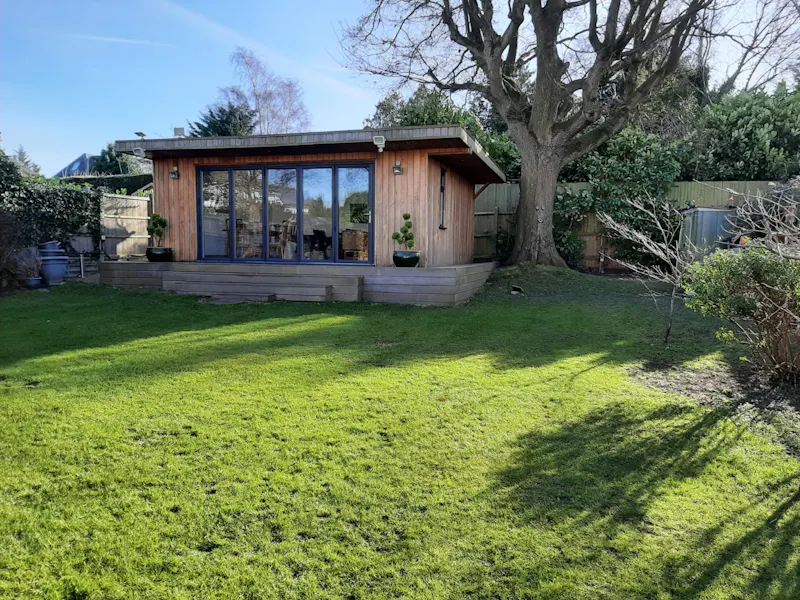 Summer house at High Barnet Open Planned Home,  D2686 (photo 15)