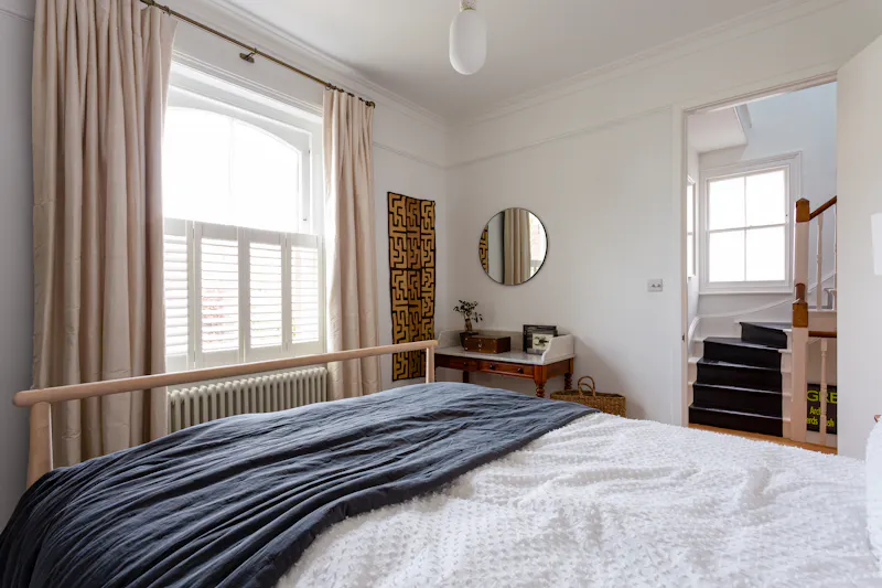 Immaculate Putney home, B1967 (photo 21)