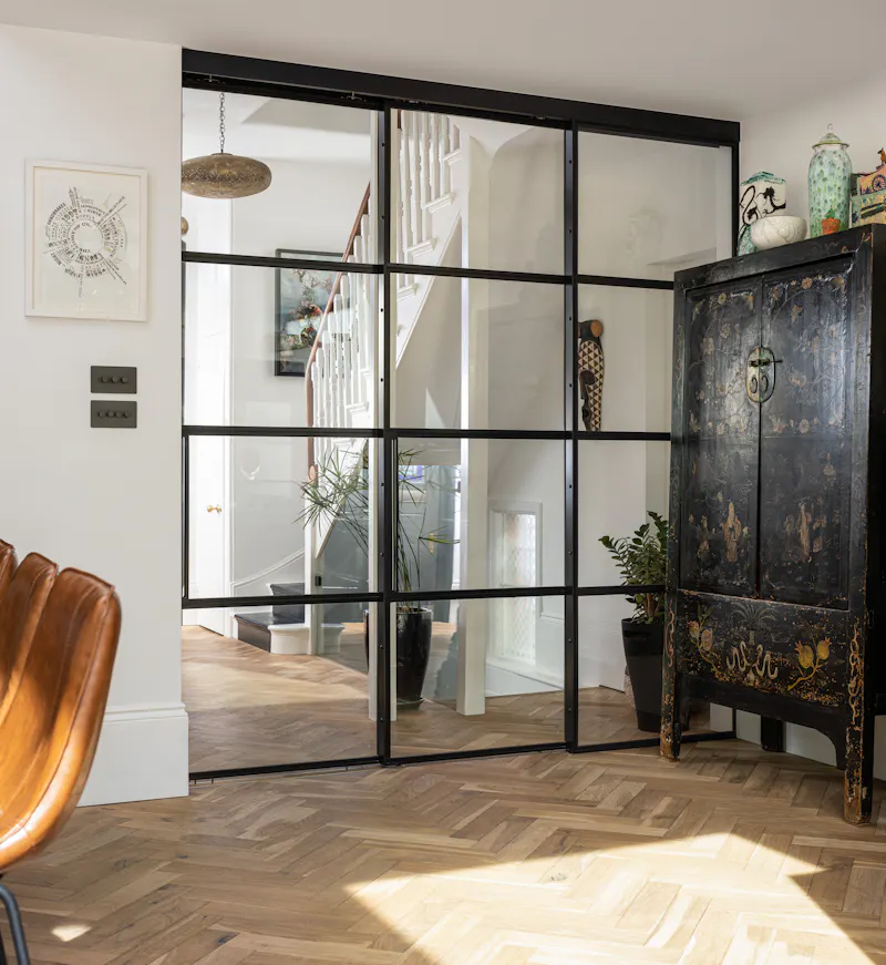 Immaculate Putney home, B1967 (photo 6)