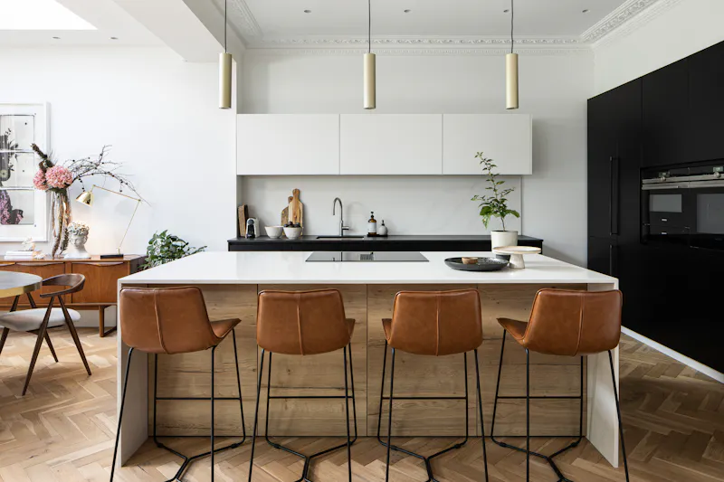 Kitchen at Immaculate Putney home, B1967 (photo 8)