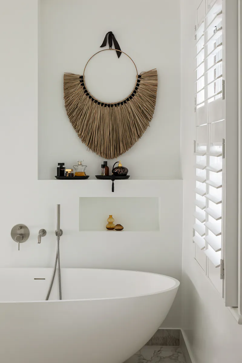 Bathroom at Immaculate Putney home, B1967 (photo 16)