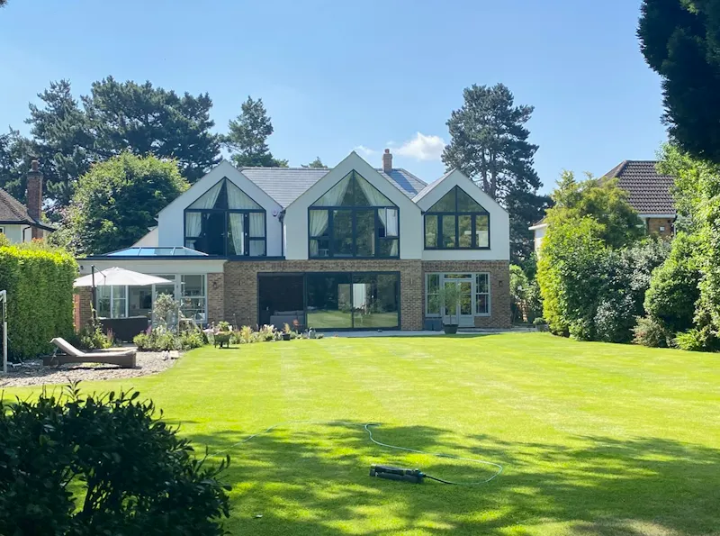 Garden at Kings Langley home, D2614 (photo 16)