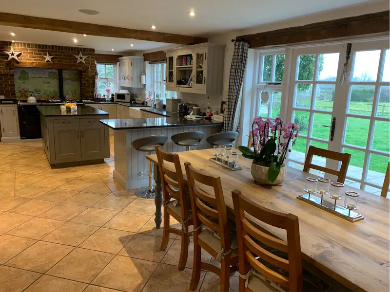 Kitchen at Stunning farmhouse Chiddingfold, D2615 (photo 3)