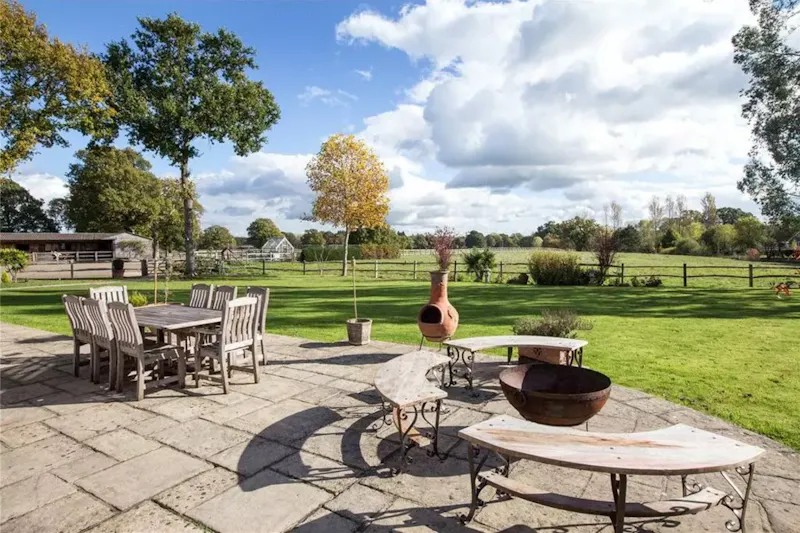Terrace/Patio at Stunning farmhouse Chiddingfold, D2615 (photo 10)