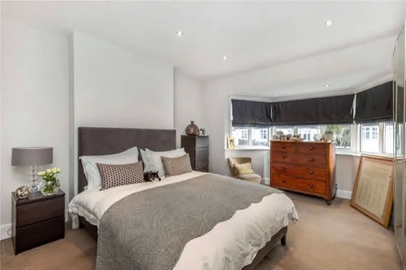 Bedroom - main at Contemporary Sheen house, D1986 (photo 9)