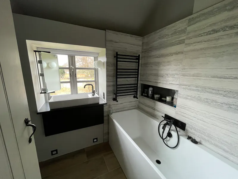 Bathroom at Great Milton Barn and Home, L734 (photo 47)