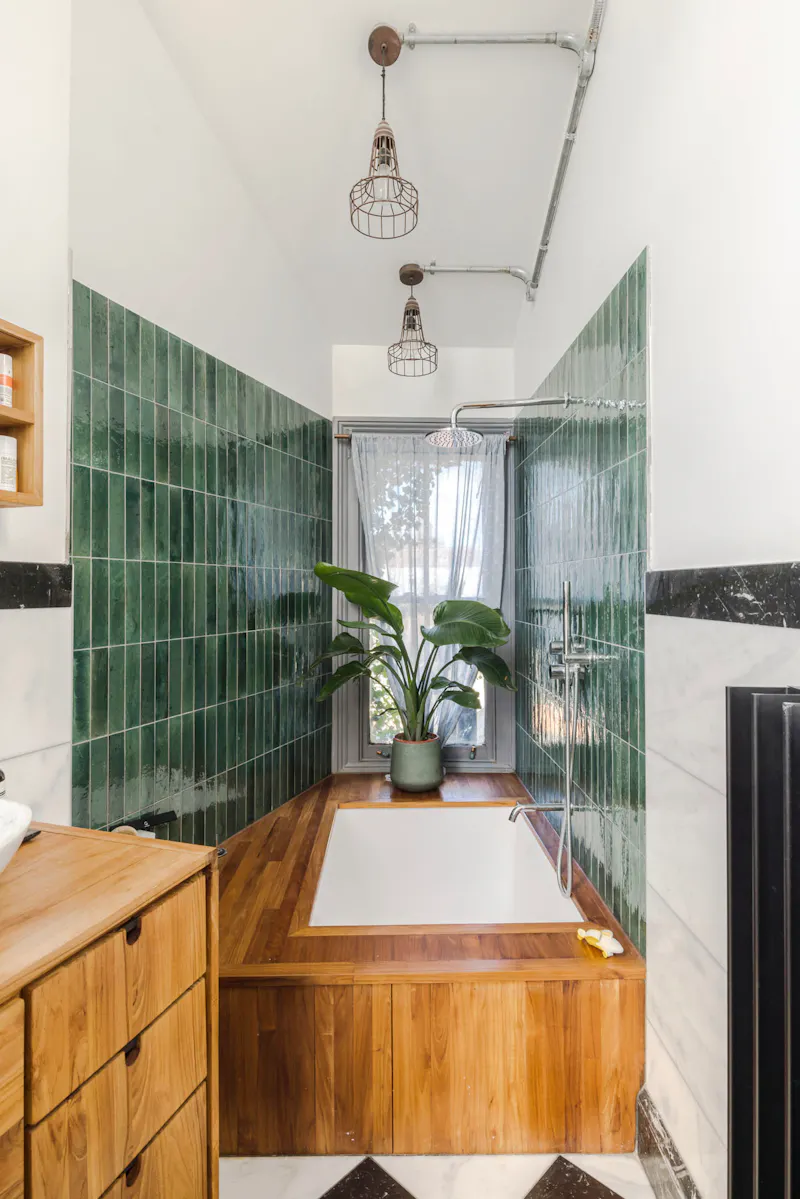 Bathroom at Industrial 2 bed in Deptford, D2619 (photo 9)