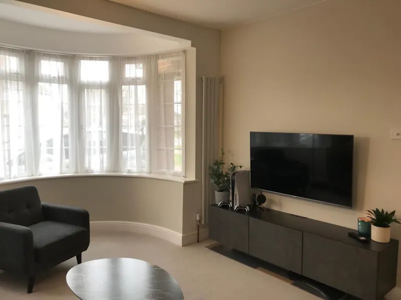 Contemporary Epsom home, D2624 (photo 5)