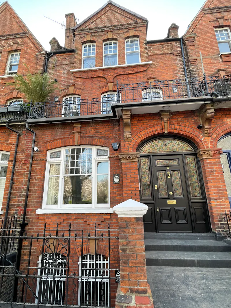 Barons Court family home, B1983 (photo 1)