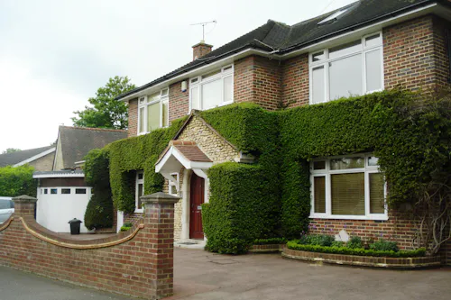 Modern home in Bush Hill, D2620