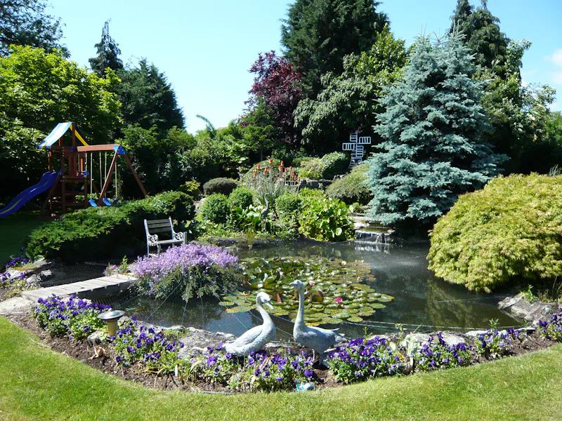 Pond at Modern home in Bush Hill, D2620 (photo 17)