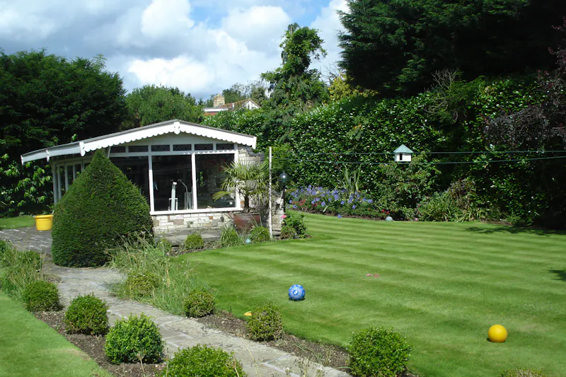 Garden at Modern home in Bush Hill, D2620 (photo 15)