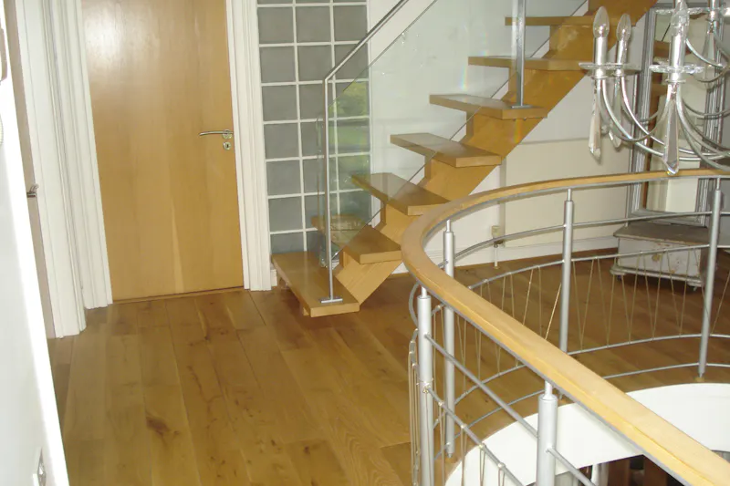 Staircase at Modern home in Bush Hill, D2620 (photo 10)