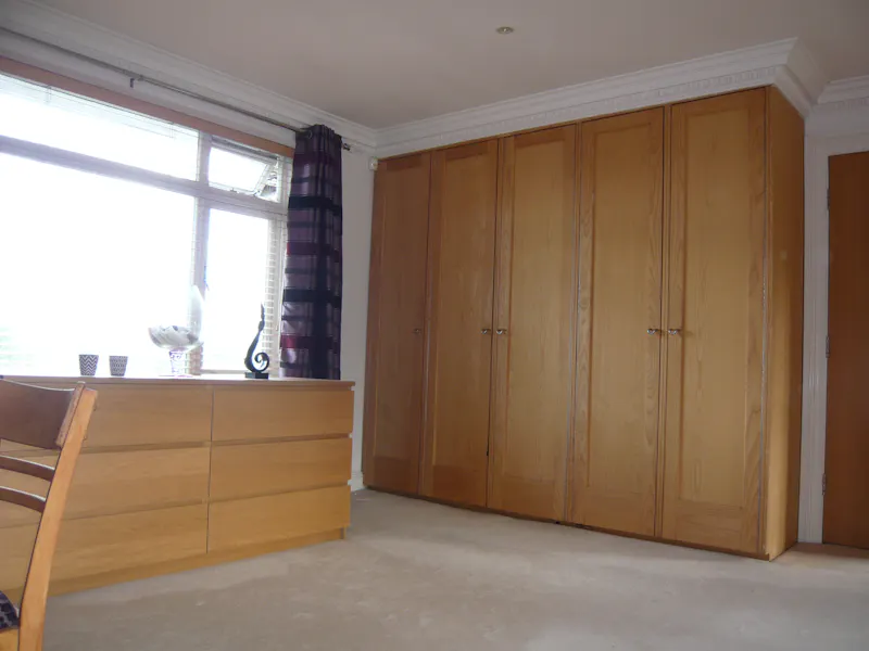 Modern home in Bush Hill, D2620 (photo 14)