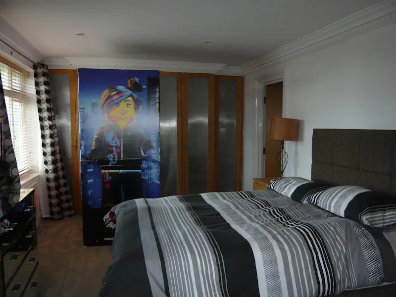 Bedroom at Modern home in Bush Hill, D2620 (photo 13)