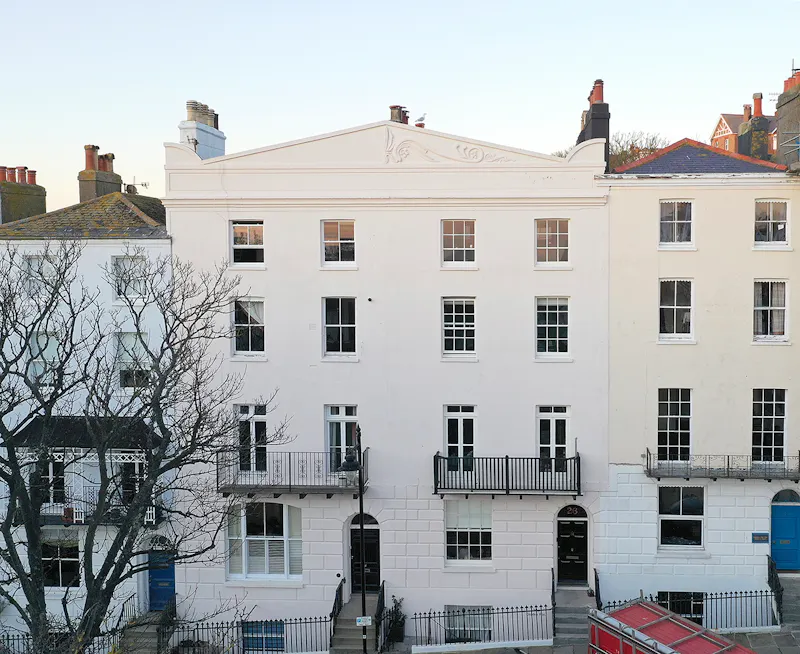 Hastings Townhouse, A1604 (photo 1)