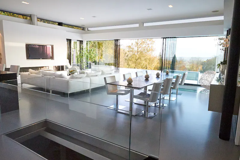 Open plan at Edenbridge LA-style house, K374 (photo 5)