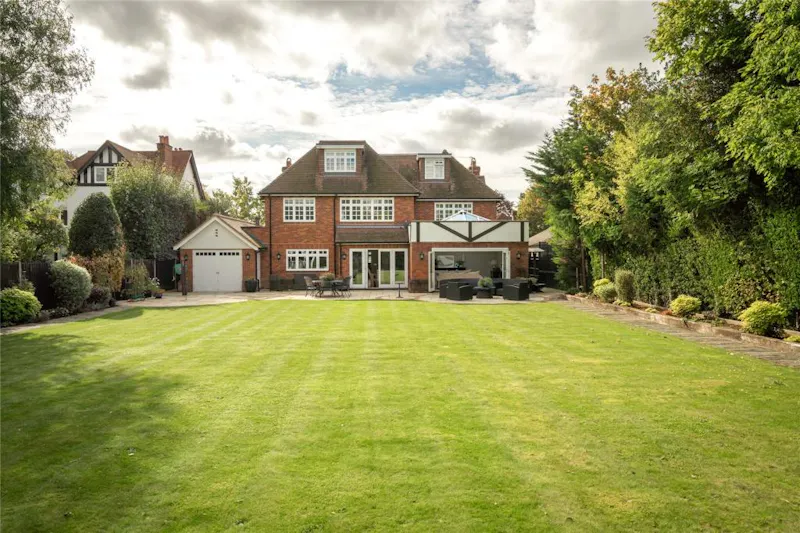 Buckinghamshire Home, D2656 (photo 12)