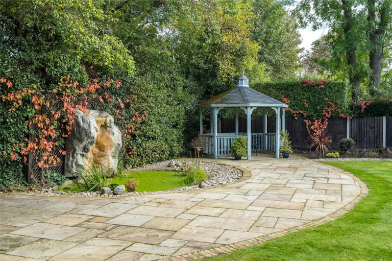 Buckinghamshire Home, D2656 (photo 9)