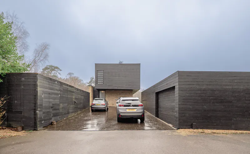 Driveway at Minimalist home in Storrington, D2621 (photo 34)