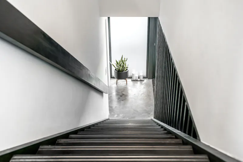 Staircase at Minimalist home in Storrington, D2621 (photo 17)