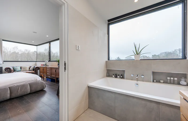 Bathroom at Minimalist home in Storrington, D2621 (photo 27)