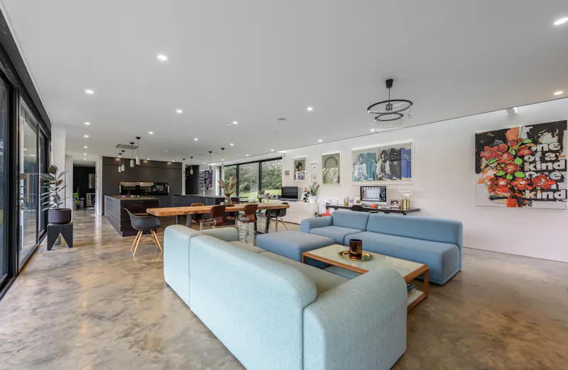 Open plan at Minimalist home in Storrington, D2621 (photo 2)