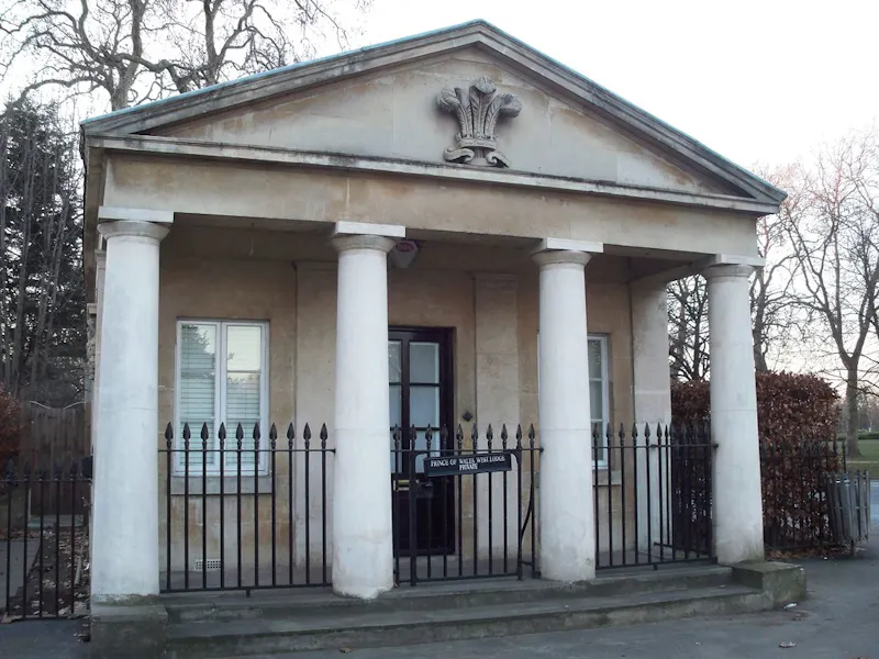 Hyde Park grade 2 listed lodge, A1569 (photo 13)