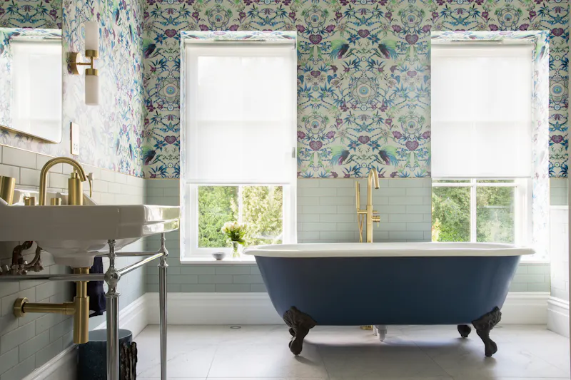 Bathroom at Incredible Ashtead mansion, D2622 (photo 51)