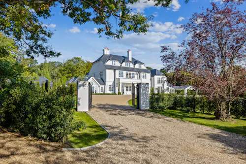 Incredible Ashtead mansion, D2622