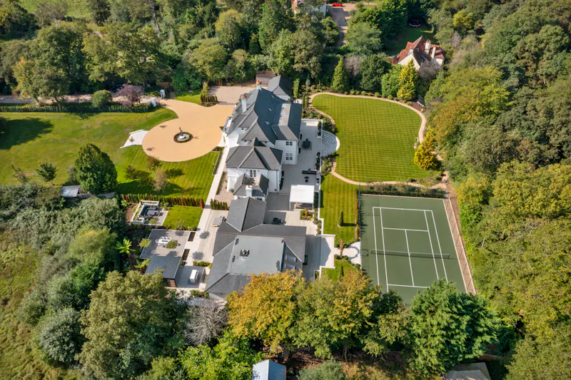 Incredible Ashtead mansion, D2622 (photo 72)