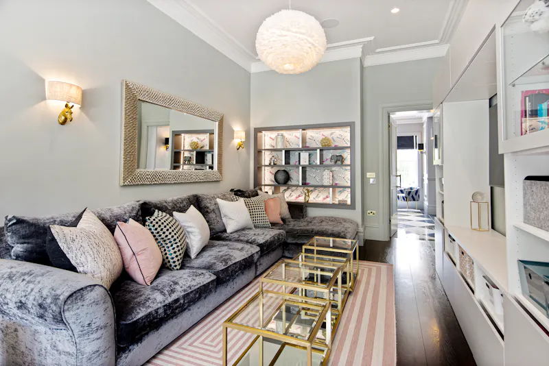 Living Room at Incredible Ashtead mansion, D2622 (photo 21)