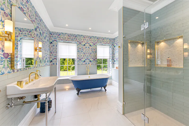 Wallpaper at Incredible Ashtead mansion, D2622 (photo 53)