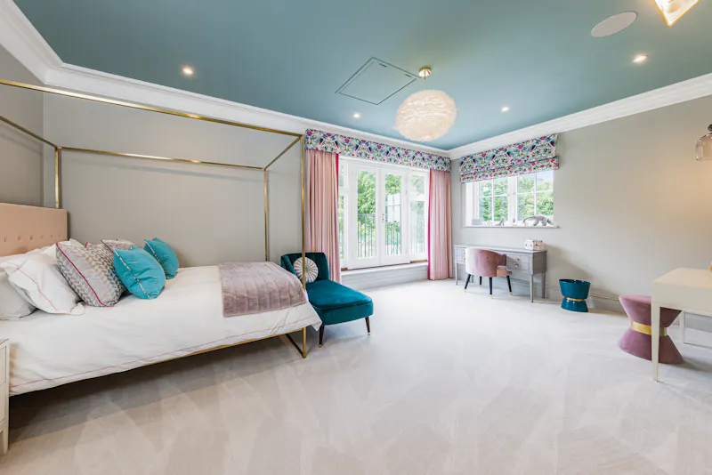 Bedroom at Incredible Ashtead mansion, D2622 (photo 55)