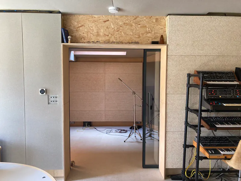 Recording studio in Leyton, N512 (photo 3)