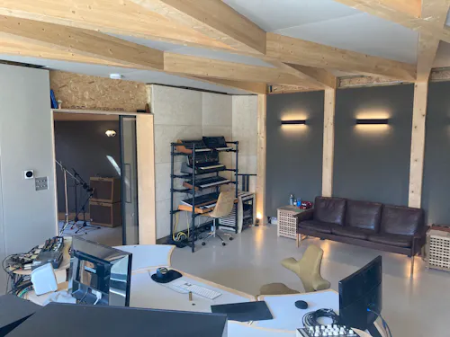 Recording studio in Leyton, N512