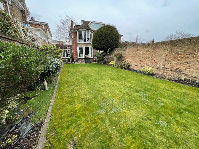 Versatile house in Richmond, A1570 (photo 79)