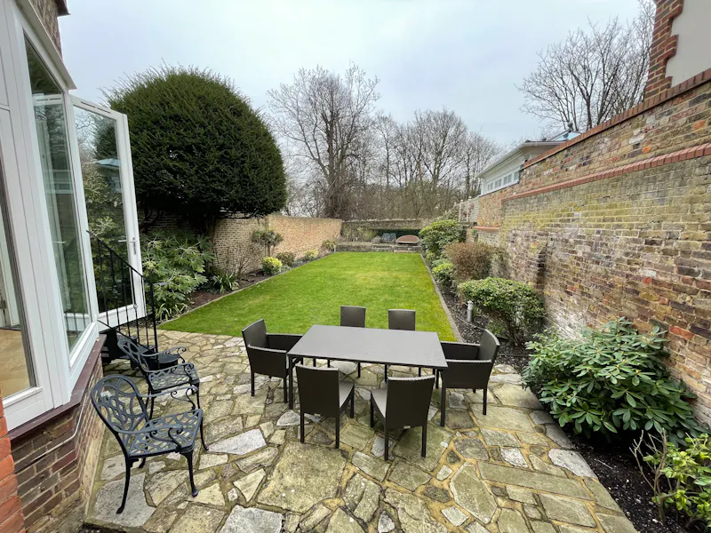 Terrace/Patio at Versatile house in Richmond, A1570 (photo 75)