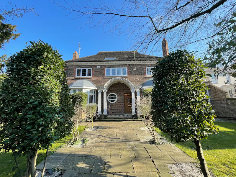 Versatile house in Richmond, A1570 (photo 87)